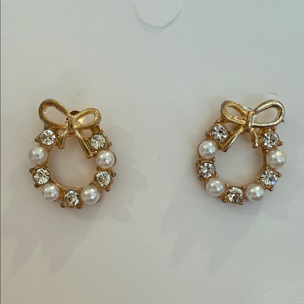 Elegant Gold and Silver Bow Earrings - Picture 2 of 3